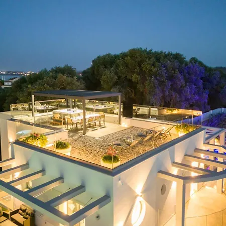 Five Stars Villa *