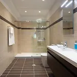 Five Stars Villa *