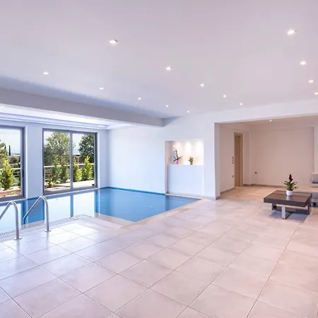 Five Stars Villa *