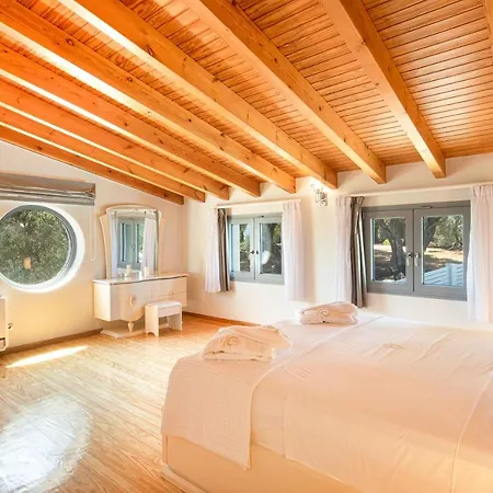 Five Stars * Kommeno (Corfu)