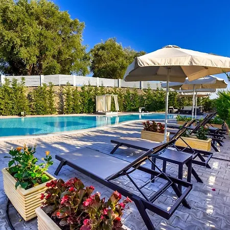 Five Stars Villa *