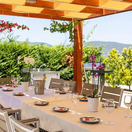 Five Stars Villa *