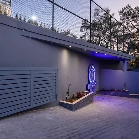 别墅 Five Stars 科梅诺